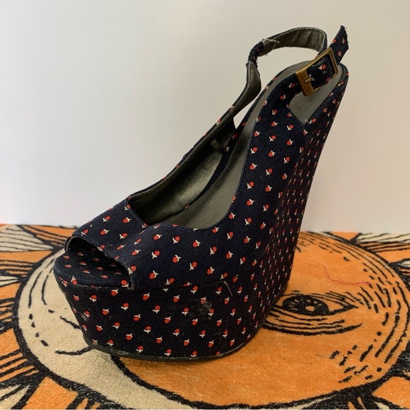 FOREVER 21 PLATFORM WEDGE PIN-UP HEEL 6 US - Picture 7 of 9